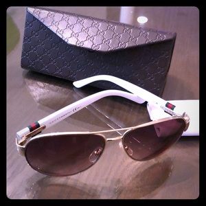 Gucci aviator sunglasses white/gold.